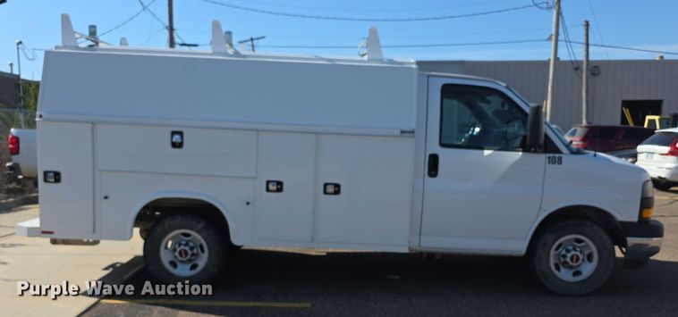 image for item EF3766 2018 GMC Savana utility van