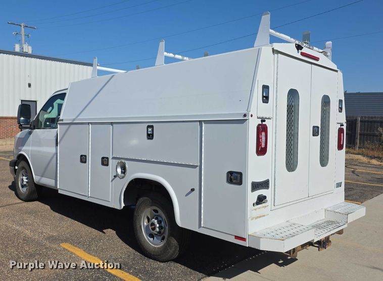 image for item EF3766 2018 GMC Savana utility van