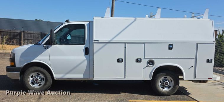 image for item EF3766 2018 GMC Savana utility van