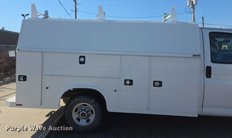 image for item EF3766 2018 GMC Savana utility van