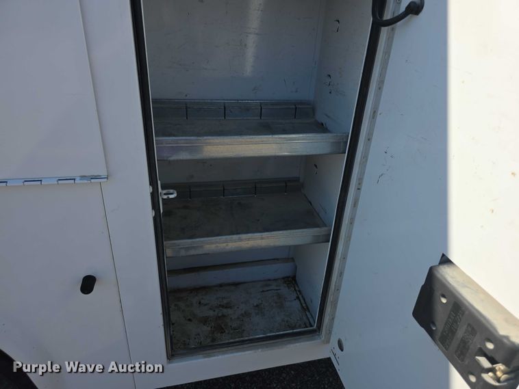 image for item EF3766 2018 GMC Savana utility van