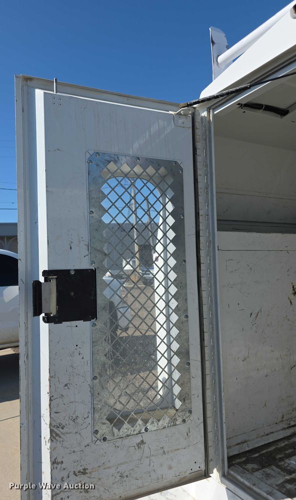 image for item EF3766 2018 GMC Savana utility van