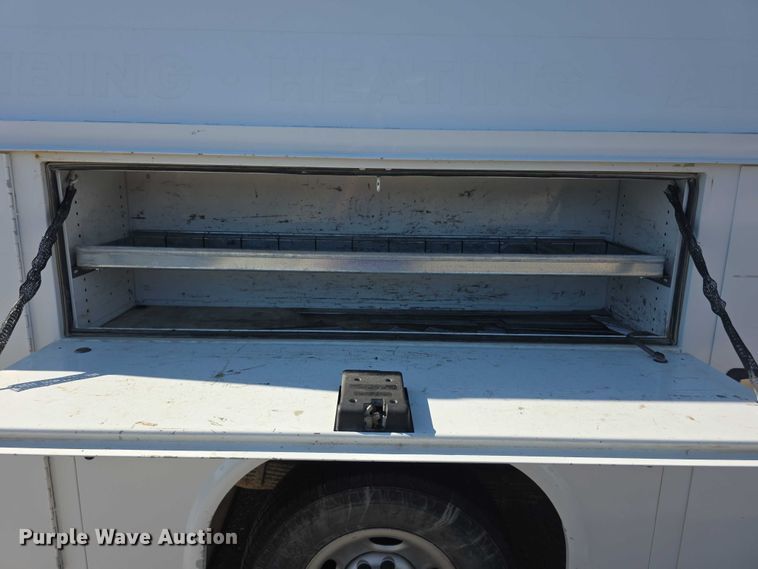 image for item EF3766 2018 GMC Savana utility van