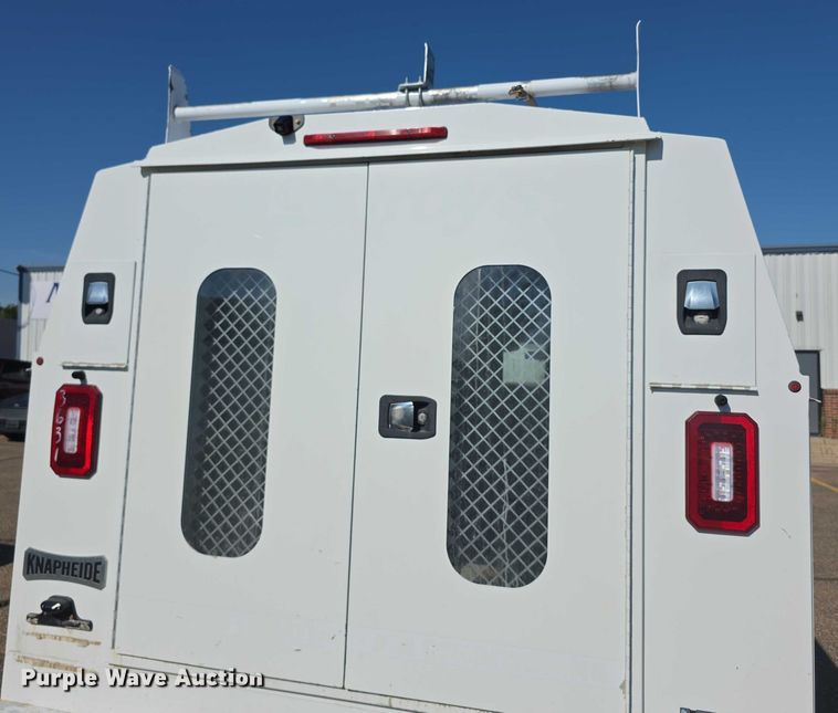 image for item EF3766 2018 GMC Savana utility van