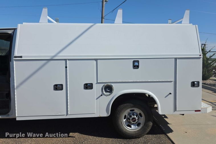 image for item EF3766 2018 GMC Savana utility van