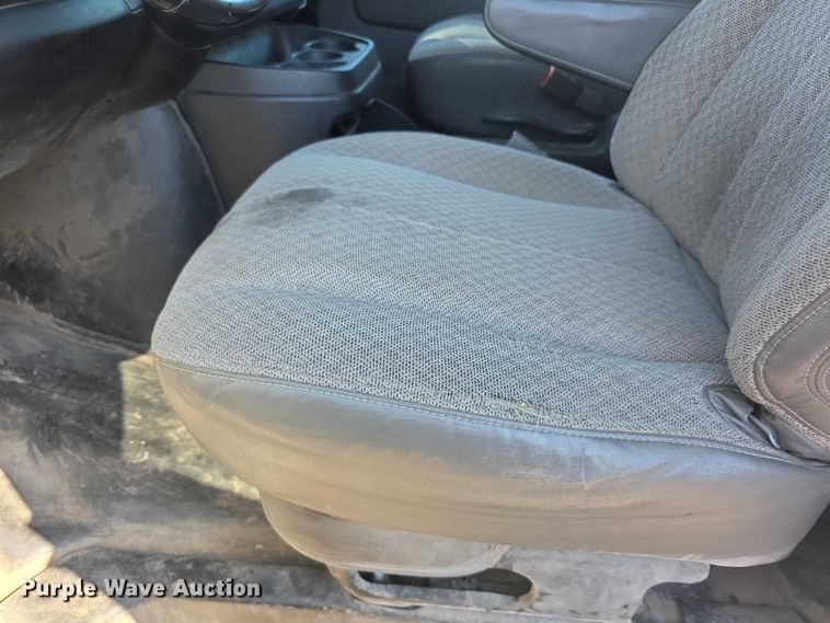 image for item EF3766 2018 GMC Savana utility van