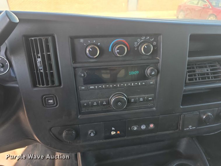 image for item EF3766 2018 GMC Savana utility van