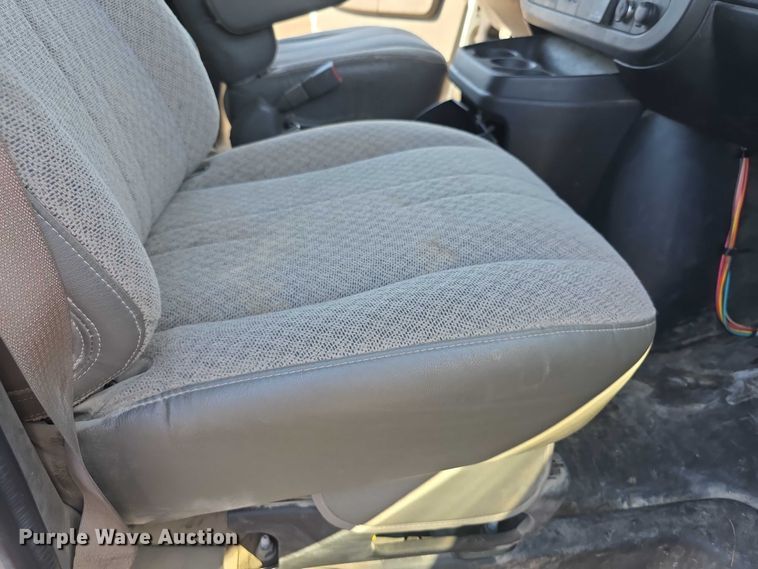 image for item EF3766 2018 GMC Savana utility van