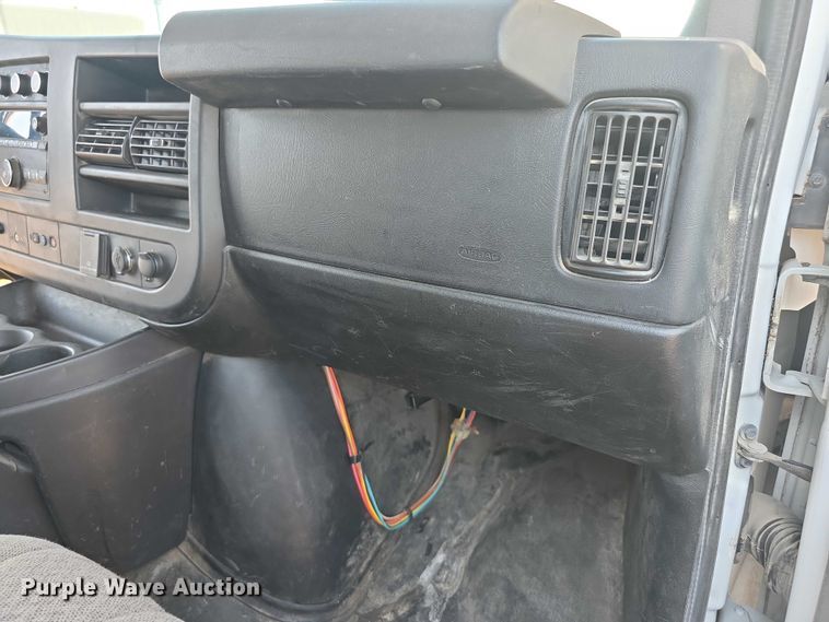 image for item EF3766 2018 GMC Savana utility van