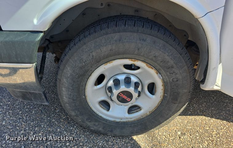 image for item EF3766 2018 GMC Savana utility van