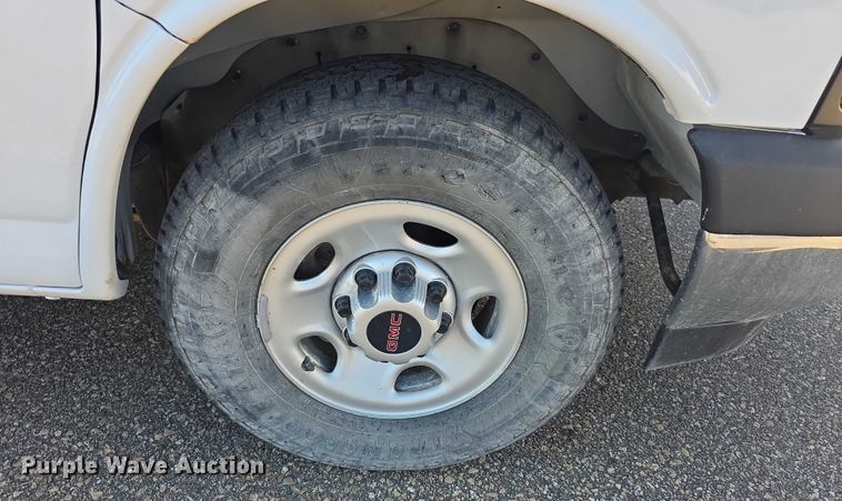 image for item EF3766 2018 GMC Savana utility van