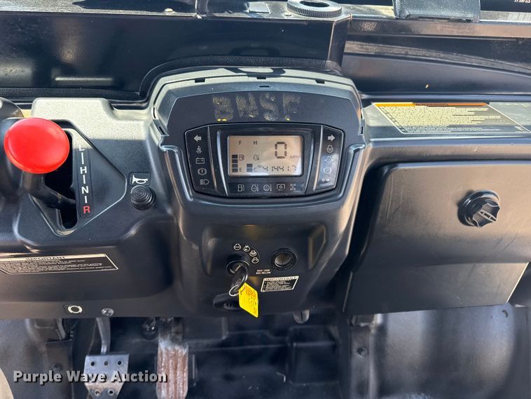 image for item EG2262 2016 Kubota RTV-X1140 utility vehicle