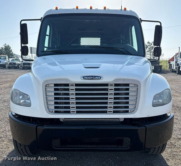 image for item EG5731 2013 Freightliner Business Class M2 Crew Cab flatbed truck