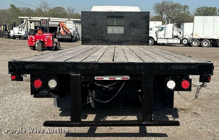 image for item EG5731 2013 Freightliner Business Class M2 Crew Cab flatbed truck