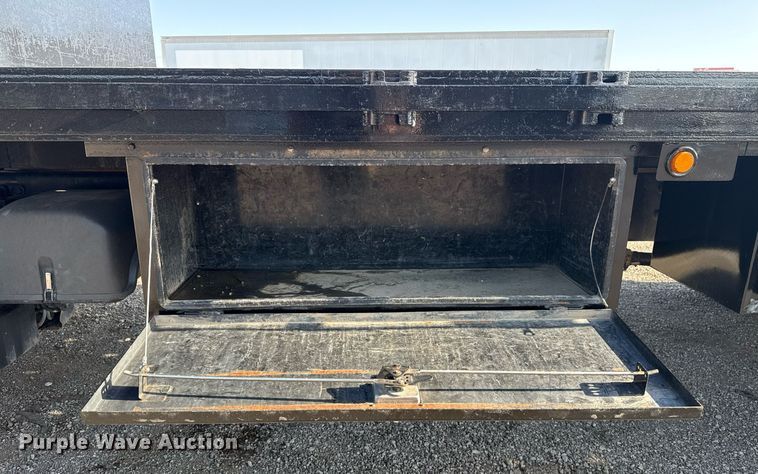 image for item EG5731 2013 Freightliner Business Class M2 Crew Cab flatbed truck