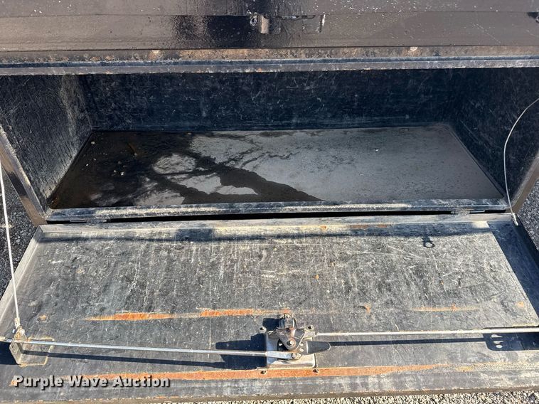 image for item EG5731 2013 Freightliner Business Class M2 Crew Cab flatbed truck