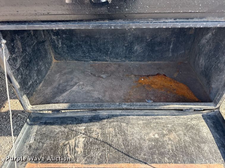 image for item EG5731 2013 Freightliner Business Class M2 Crew Cab flatbed truck