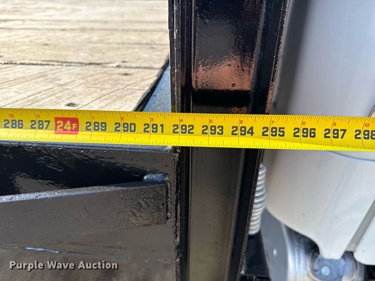 image for item EG5731 2013 Freightliner Business Class M2 Crew Cab flatbed truck