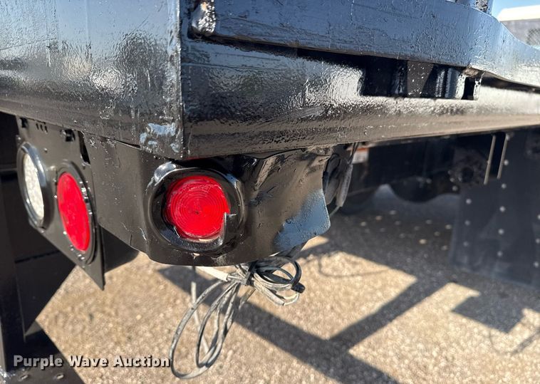 image for item EG5731 2013 Freightliner Business Class M2 Crew Cab flatbed truck