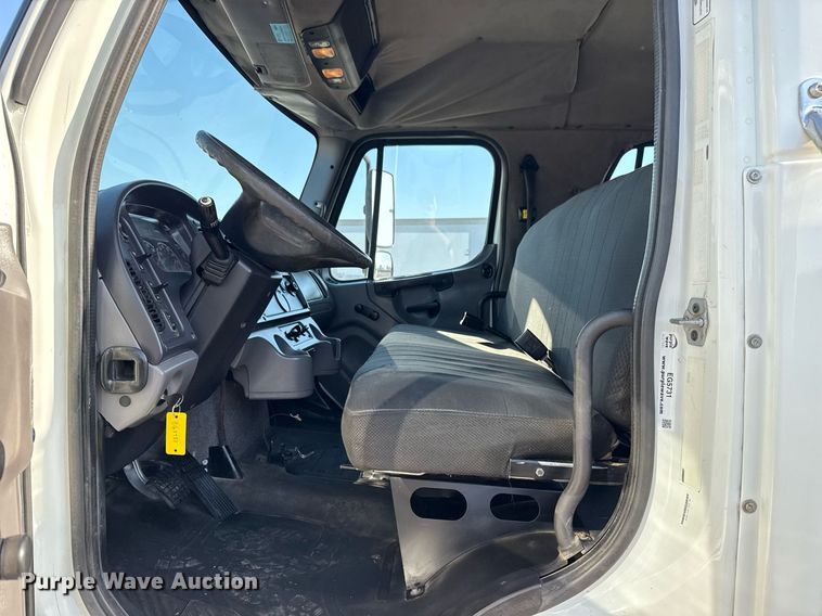 image for item EG5731 2013 Freightliner Business Class M2 Crew Cab flatbed truck