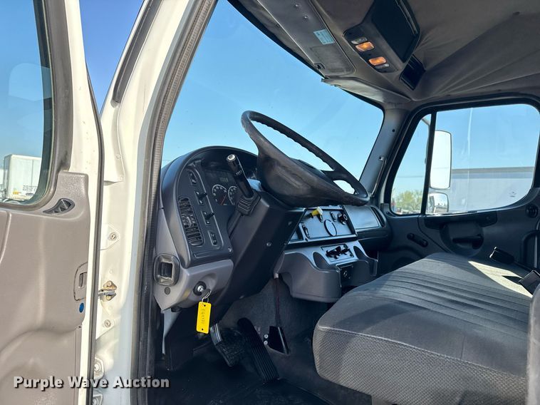 image for item EG5731 2013 Freightliner Business Class M2 Crew Cab flatbed truck