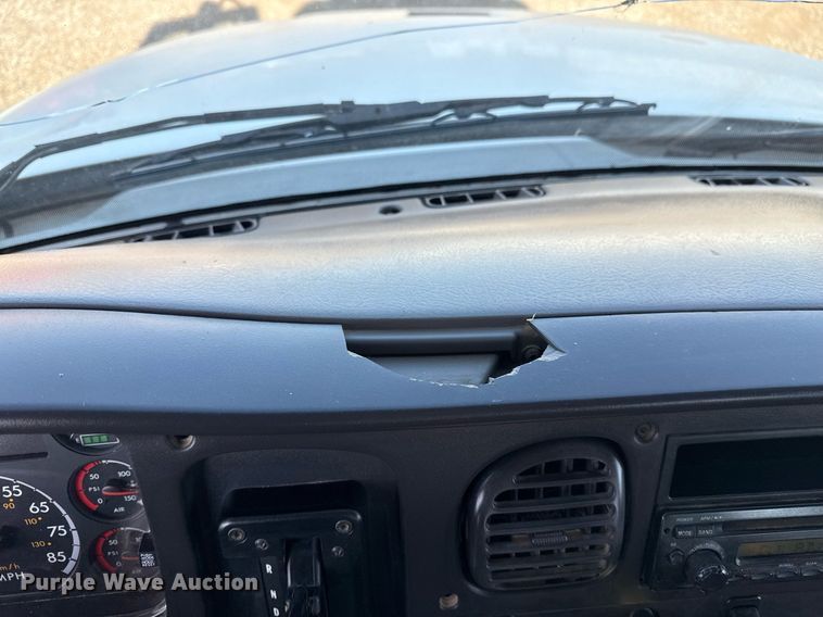 image for item EG5731 2013 Freightliner Business Class M2 Crew Cab flatbed truck