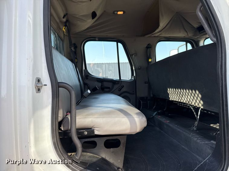 image for item EG5731 2013 Freightliner Business Class M2 Crew Cab flatbed truck