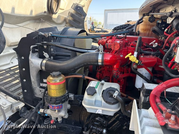 image for item EG5731 2013 Freightliner Business Class M2 Crew Cab flatbed truck