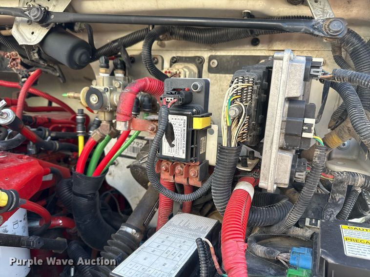 image for item EG5731 2013 Freightliner Business Class M2 Crew Cab flatbed truck