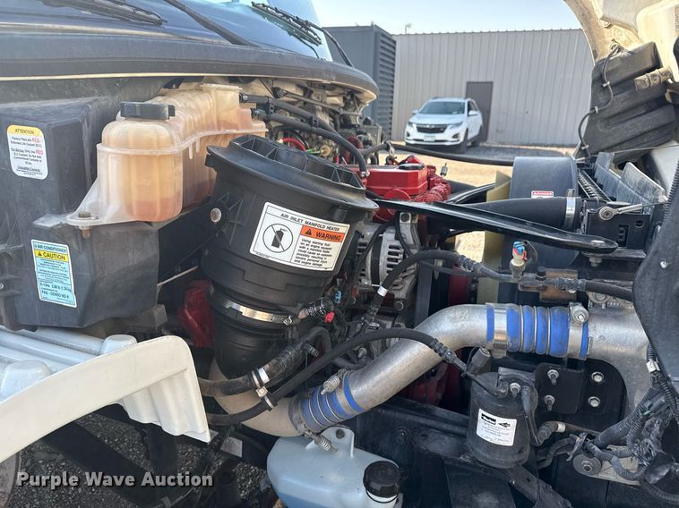 image for item EG5731 2013 Freightliner Business Class M2 Crew Cab flatbed truck