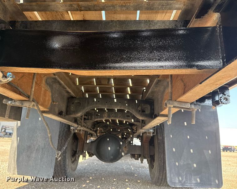 image for item EG5731 2013 Freightliner Business Class M2 Crew Cab flatbed truck