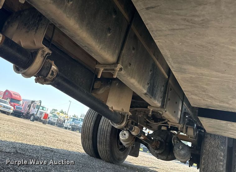 image for item EG5731 2013 Freightliner Business Class M2 Crew Cab flatbed truck