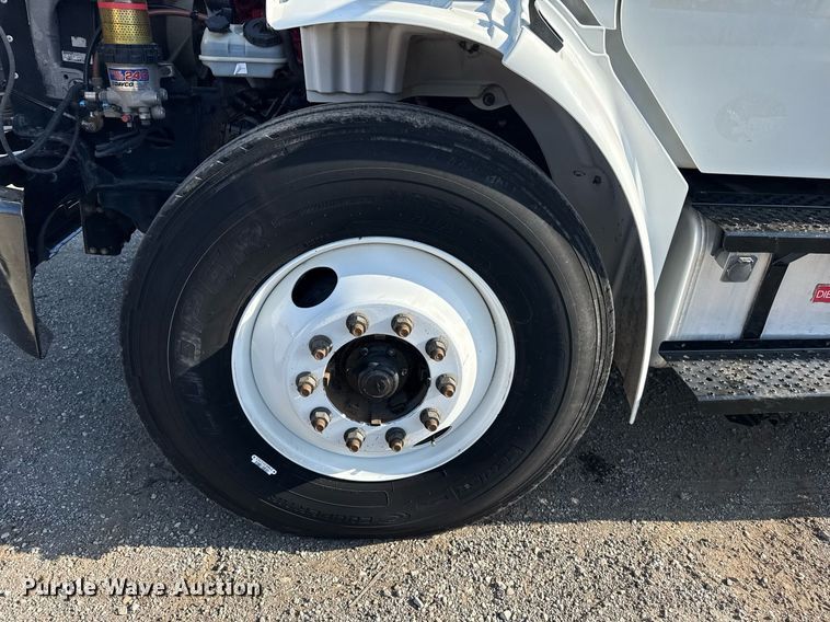 image for item EG5731 2013 Freightliner Business Class M2 Crew Cab flatbed truck