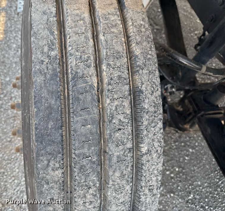 image for item EG5731 2013 Freightliner Business Class M2 Crew Cab flatbed truck