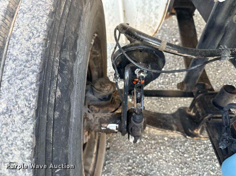 image for item EG5731 2013 Freightliner Business Class M2 Crew Cab flatbed truck