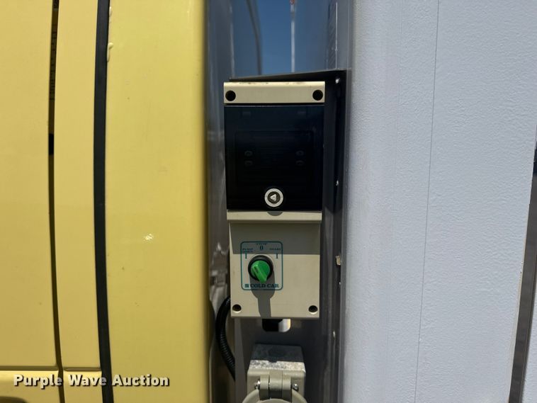 image for item EG6152 2021 Ford E450 Super Duty delivery truck