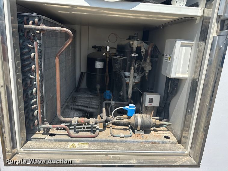 image for item EG6152 2021 Ford E450 Super Duty delivery truck