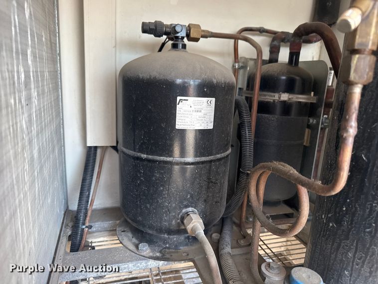 image for item EG6152 2021 Ford E450 Super Duty delivery truck