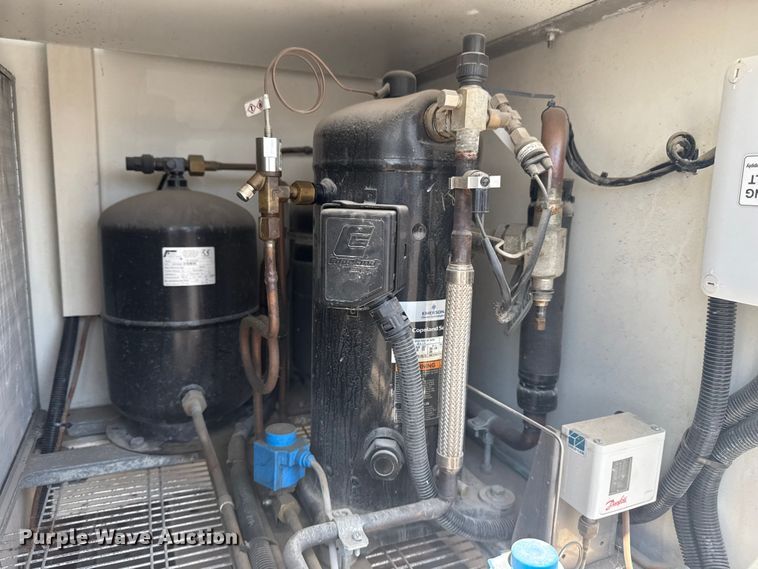 image for item EG6152 2021 Ford E450 Super Duty delivery truck