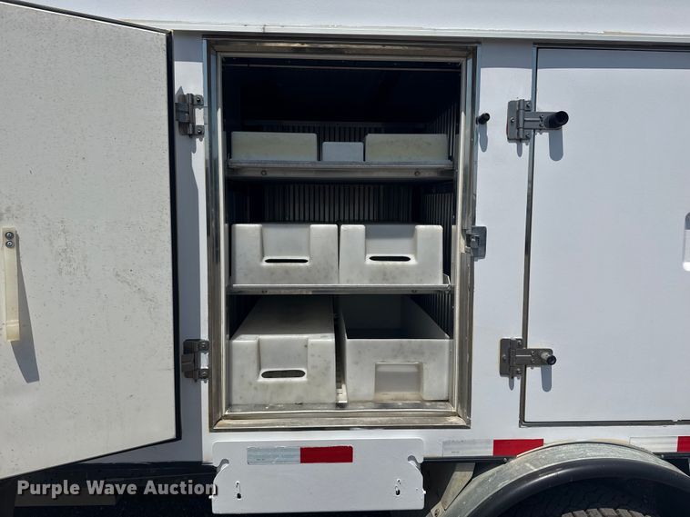 image for item EG6152 2021 Ford E450 Super Duty delivery truck