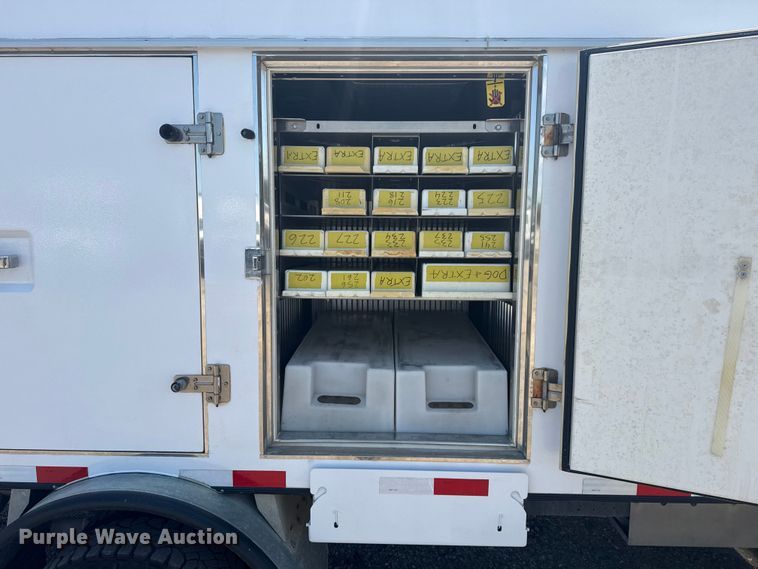 image for item EG6152 2021 Ford E450 Super Duty delivery truck