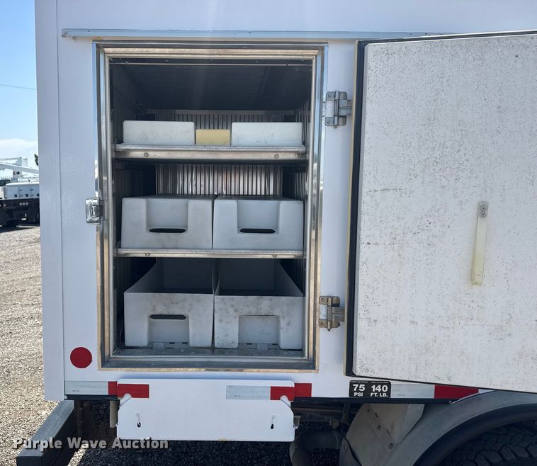 image for item EG6152 2021 Ford E450 Super Duty delivery truck