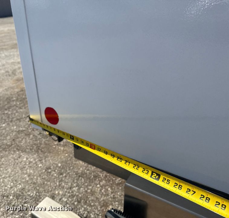 image for item EG6152 2021 Ford E450 Super Duty delivery truck