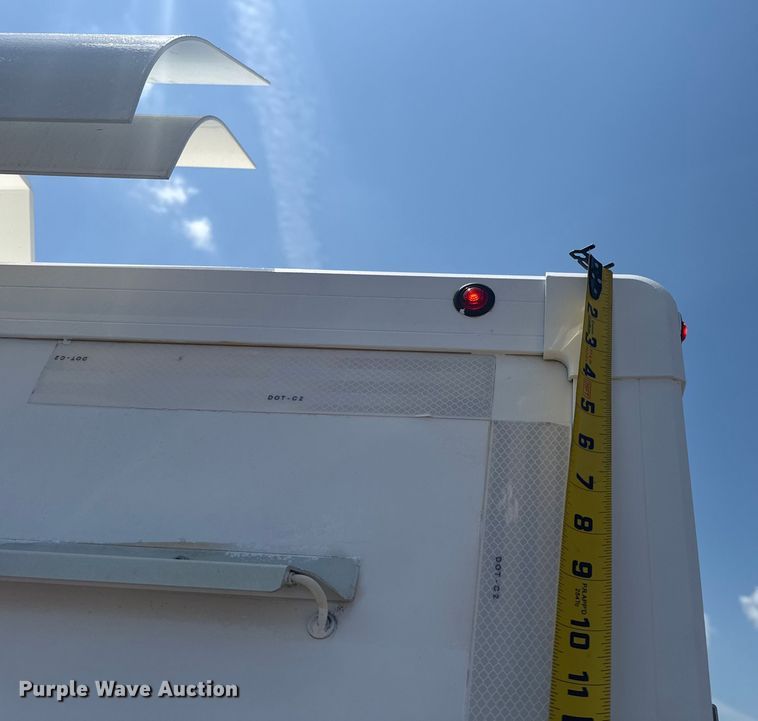 image for item EG6152 2021 Ford E450 Super Duty delivery truck