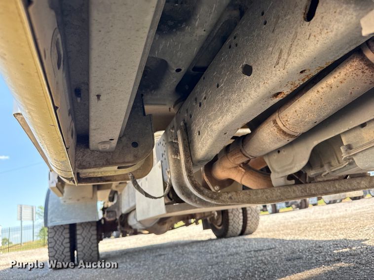 image for item EG6152 2021 Ford E450 Super Duty delivery truck