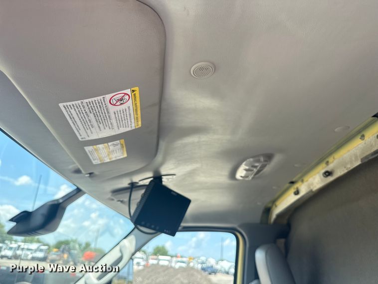 image for item EG6152 2021 Ford E450 Super Duty delivery truck