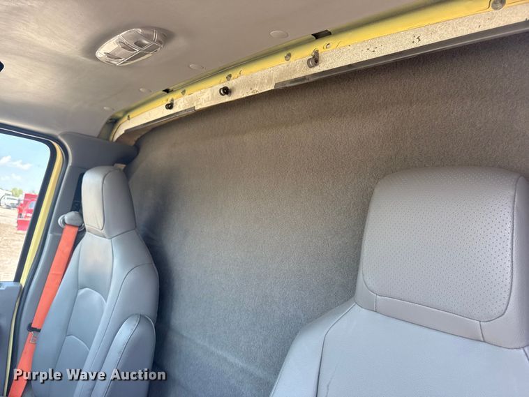 image for item EG6152 2021 Ford E450 Super Duty delivery truck