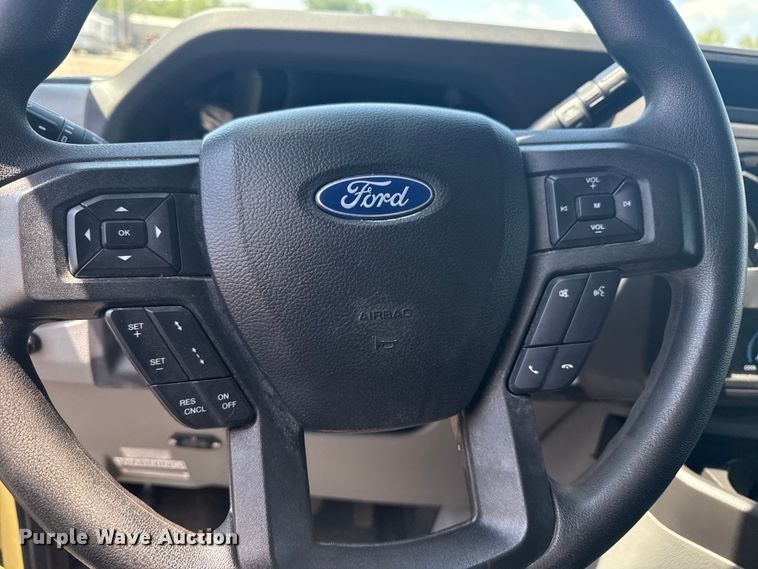 image for item EG6152 2021 Ford E450 Super Duty delivery truck