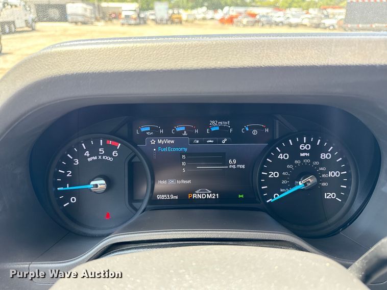 image for item EG6152 2021 Ford E450 Super Duty delivery truck