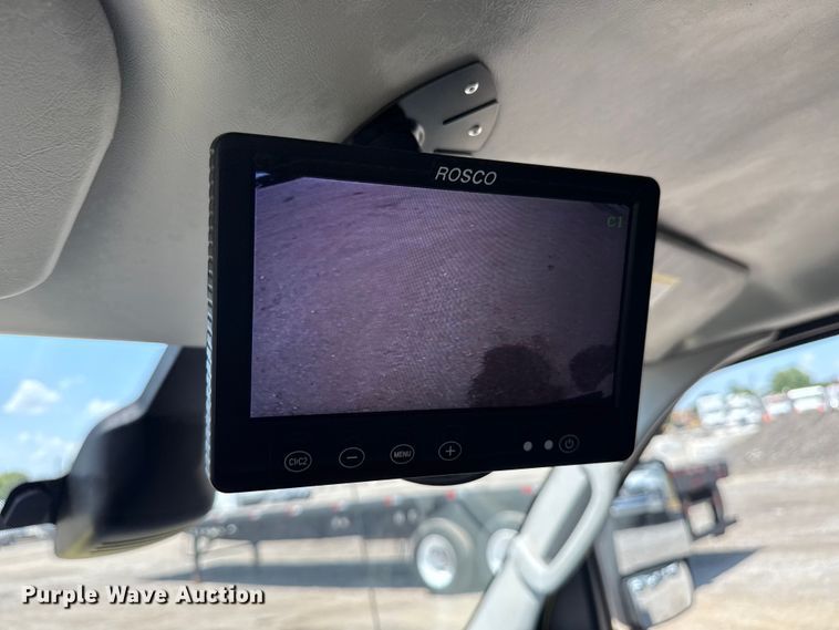 image for item EG6152 2021 Ford E450 Super Duty delivery truck